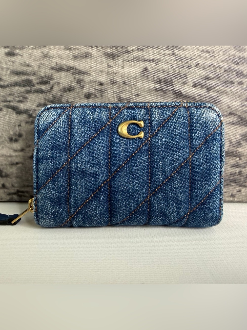 NWT Coach Essential Small Zip Around Card Case Quilted Denim Deep Blue CAO33